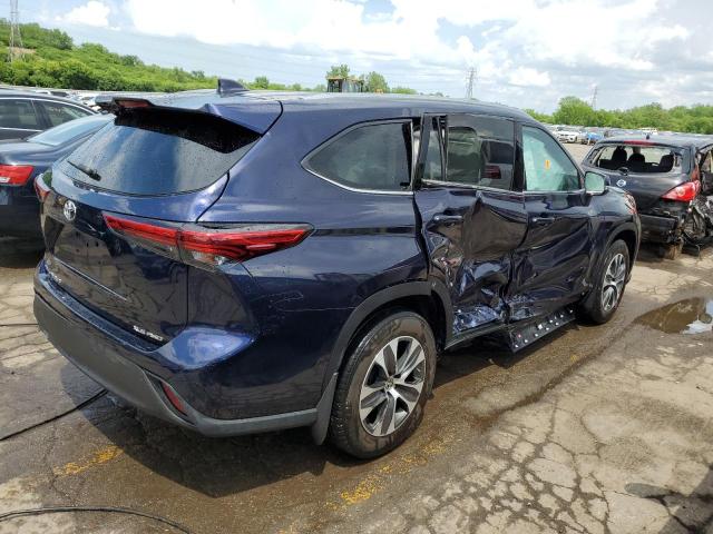 5TDGZRBH2MS538245 - 2021 TOYOTA HIGHLANDER XLE Blau Foto 3