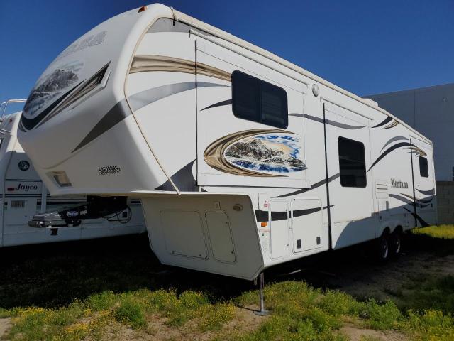 4YDF37521D4701257 - 2013 KEYSTONE MONTANA WHITE photo 2