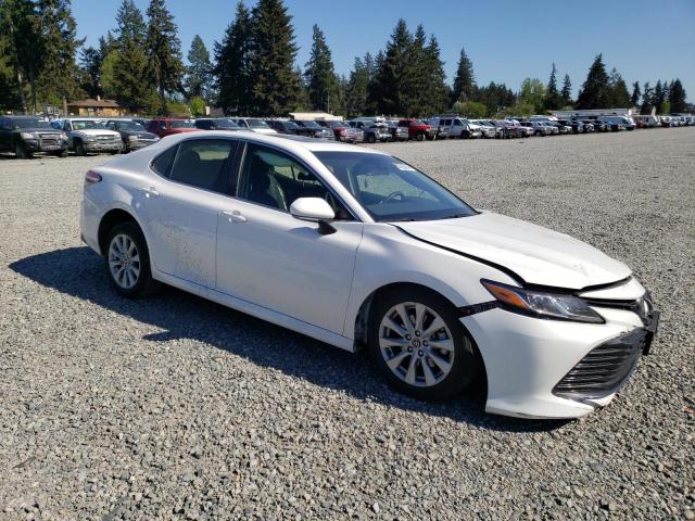 JTNB11HK1J3017709 - 2018 TOYOTA CAMRY L WHITE photo 4