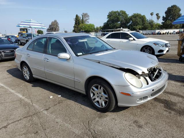 WDBUF65J43A157788 - 2003 MERCEDES-BENZ E 320 SILVER photo 4