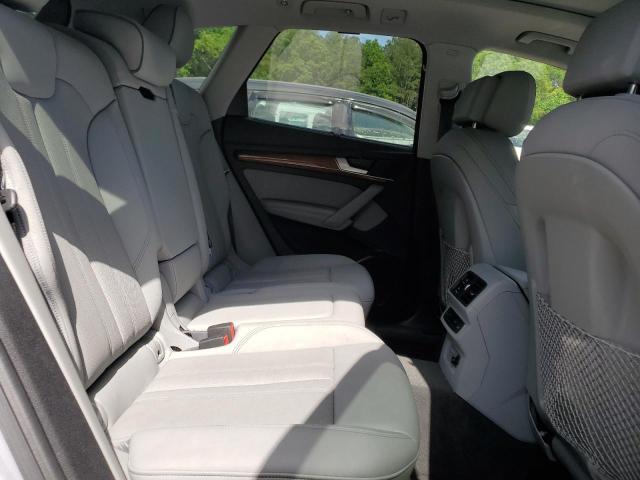 WA1CAAFY8M2112322 - 2021 AUDI Q5 PRESTIGE 银色 照片 11