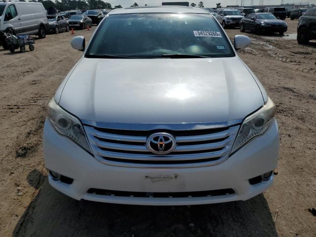 4T1BK3DB5BU402698 - 2011 TOYOTA AVALON BASE WHITE photo 5