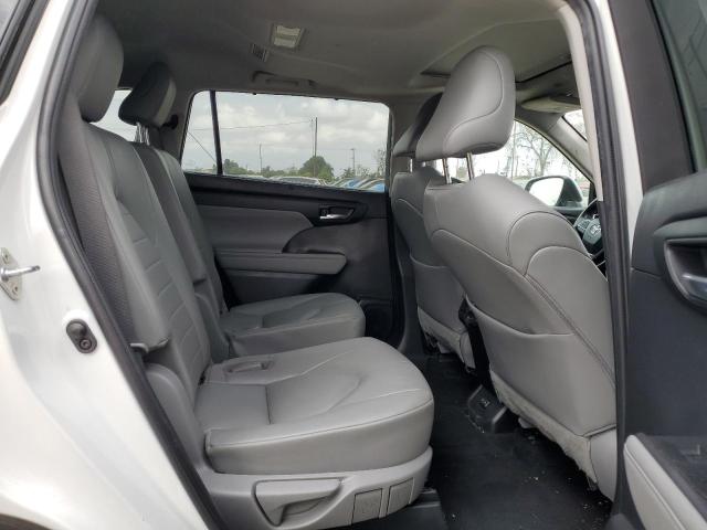 5TDHZRAH4NS130935 - 2022 TOYOTA HIGHLANDER XLE WHITE photo 11