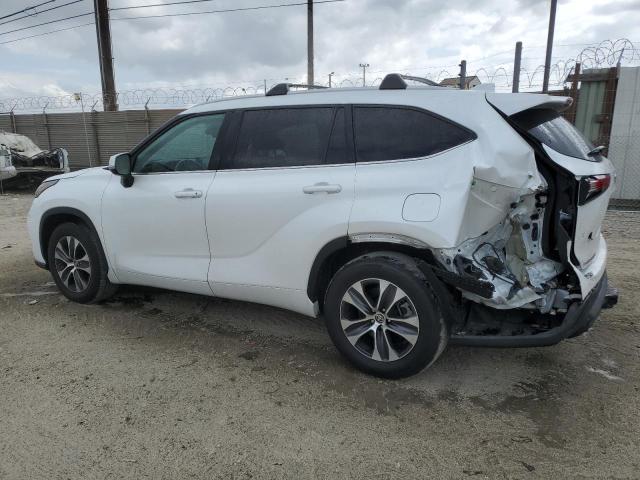 5TDHZRAH4NS130935 - 2022 TOYOTA HIGHLANDER XLE WHITE photo 2