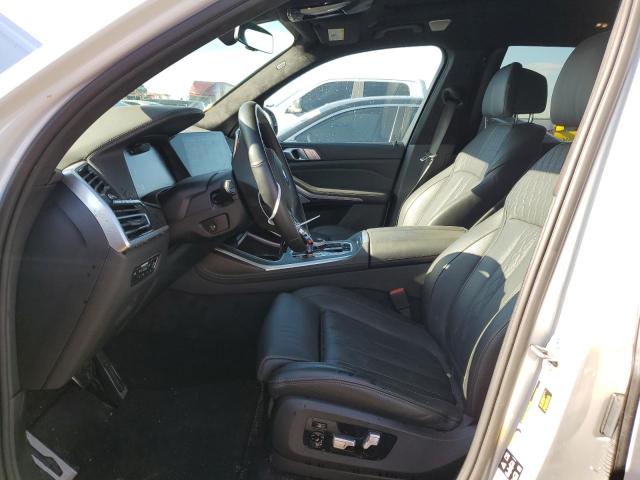 5UXCX6C02M9H21155 - 2021 BMW X7 M50I WHITE photo 7