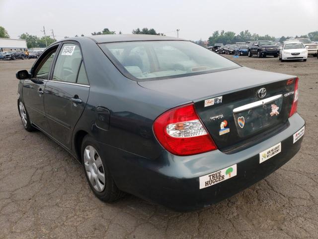 4T1BE32K12U615030 - 2002 TOYOTA CAMRY LE GREEN photo 2