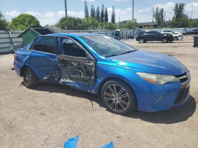 4T1BF1FK7GU563843 - 2016 TOYOTA CAMRY LE BLUE photo 4