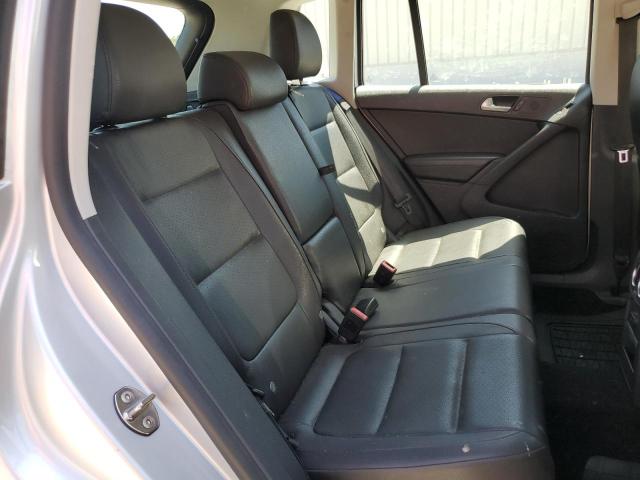 WVGAV7AXXGW544566 - 2016 VOLKSWAGEN TIGUAN S SILVER photo 11