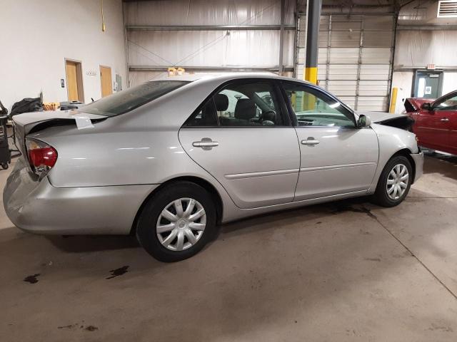 4T1BE30K36U724467 - 2006 TOYOTA CAMRY LE SILVER photo 3