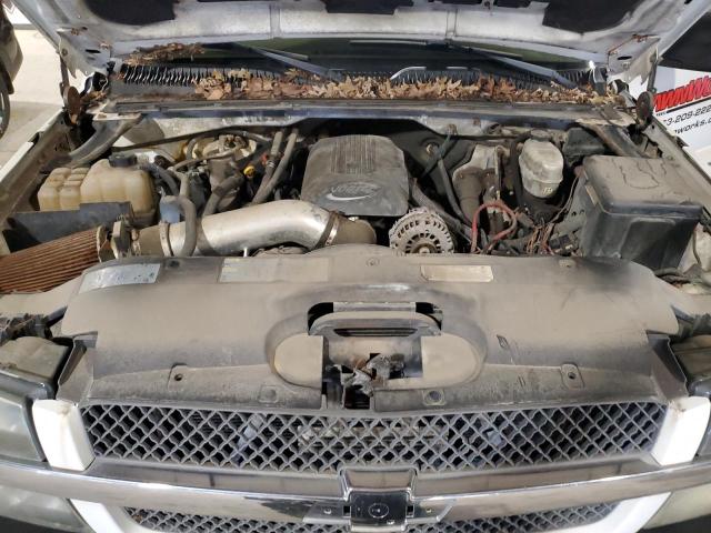 1GCHK29U34E177018 - 2004 CHEVROLET SILVERADO K2500 HEAVY DUTY WHITE photo 11