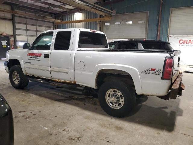 1GCHK29U34E177018 - 2004 CHEVROLET SILVERADO K2500 HEAVY DUTY WHITE photo 2