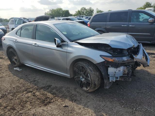 4T1G11BK6RU108737 - 2024 TOYOTA CAMRY SE NIGHT SHADE SILVER photo 4