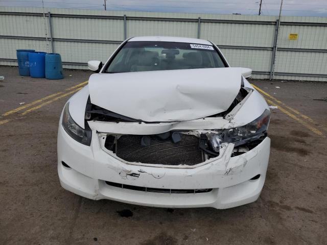 1HGCS12329A023552 - 2009 HONDA ACCORD LX WHITE photo 5