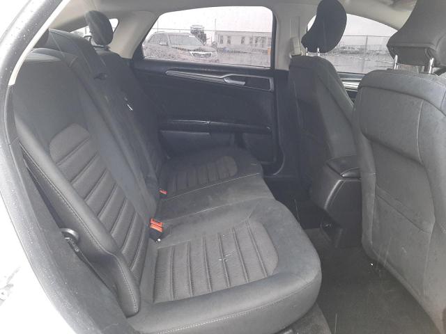 3FA6P0H75JR249537 - 2018 FORD FUSION SE Weiß Foto 10