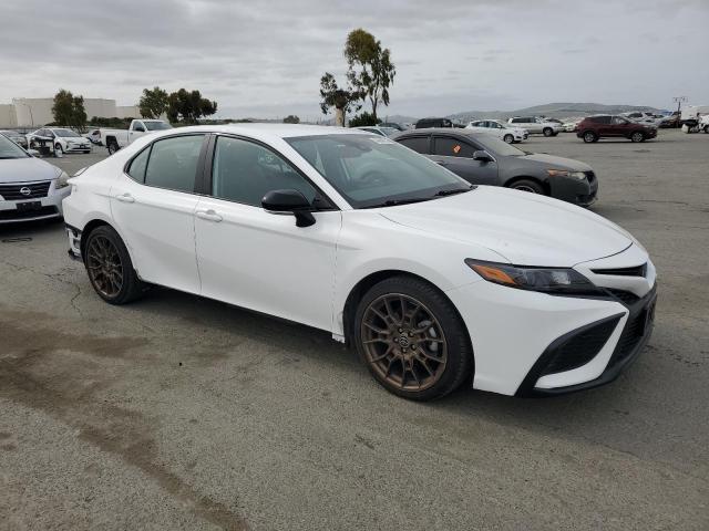 4T1T31AK0PU047716 - 2023 TOYOTA CAMRY SE NIGHT SHADE WHITE photo 4