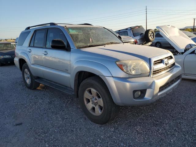 JTEZU14R478076242 - 2007 TOYOTA 4RUNNER SR5 SILVER photo 4