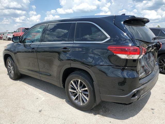 5TDJZRFH4KS962068 - 2019 TOYOTA HIGHLANDER SE BLACK photo 2