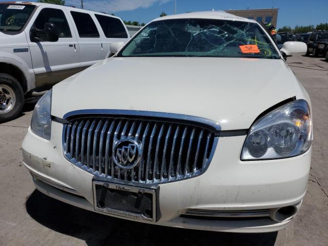 1G4HC5EM0AU120972 - 2010 BUICK LUCERNE CXL WHITE photo 5