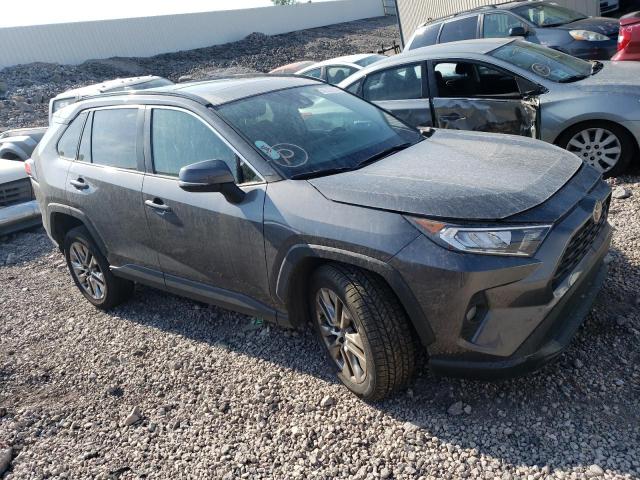 2T3C1RFV9MC172757 - 2021 TOYOTA RAV4 XLE PREMIUM GRAY photo 4