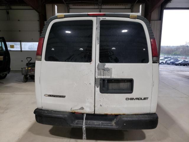 1GCEG15W321153845 - 2002 CHEVROLET EXPRESS G1 WHITE photo 6