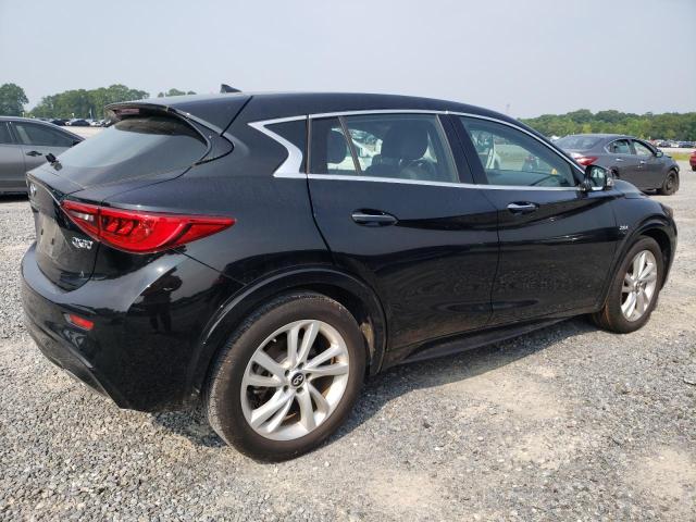 SJKCH5CP9JA058452 - 2018 INFINITI QX30 BASE BLACK photo 3