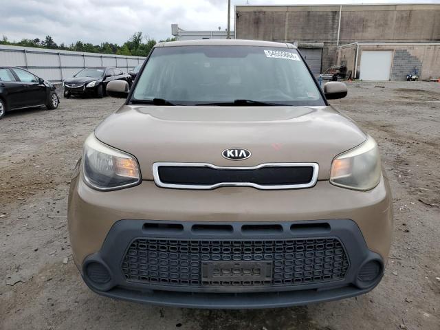 KNDJN2A27F7145974 - 2015 KIA SOUL BROWN photo 5