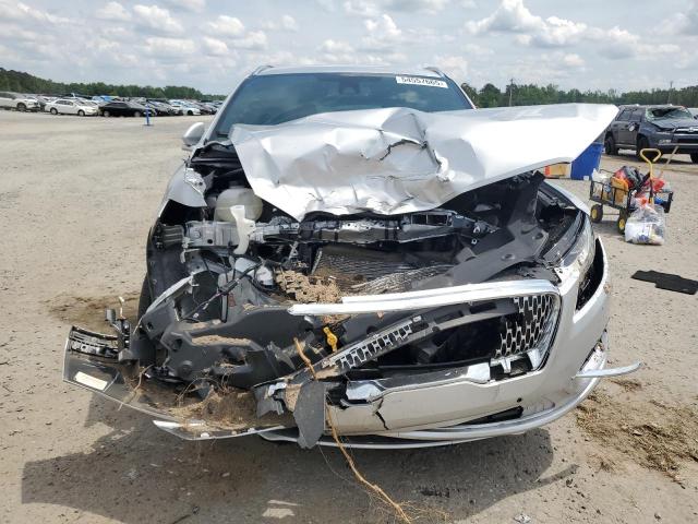 5LMCJ3C93KUL12114 - 2019 LINCOLN MKC RESERVE ვერცხლისფერი ფოტო 5