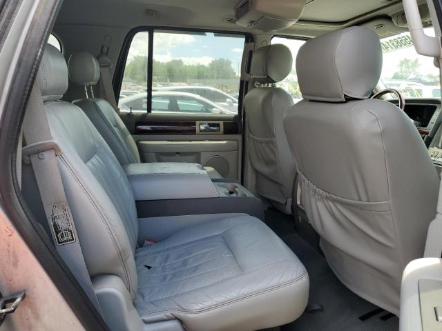 5LMFU28R74LJ06617 - 2004 LINCOLN NAVIGATOR ვერცხლისფერი ფოტო 10