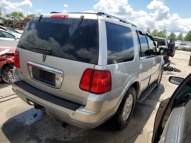 5LMFU28R74LJ06617 - 2004 LINCOLN NAVIGATOR SILVER photo 3