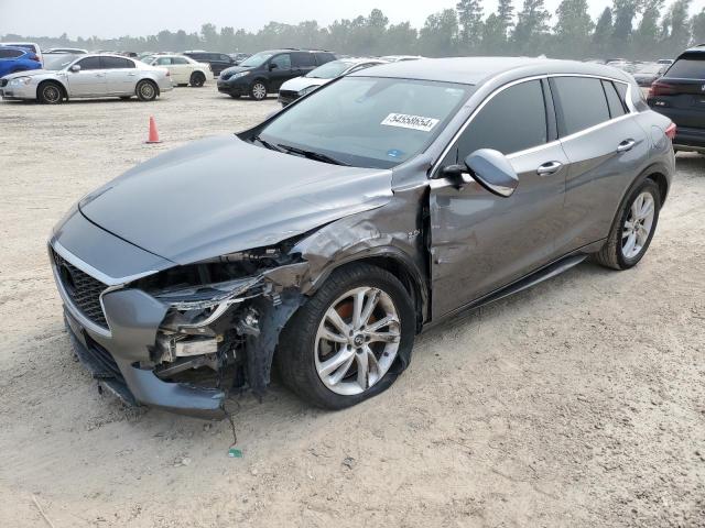 SJKCH5CP5JA054270 - 2018 INFINITI QX30 BASE Silber Foto 1