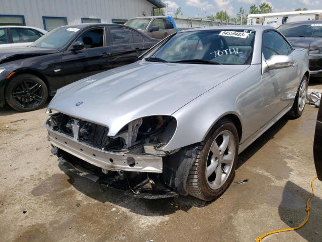 WDBKK65F11F219257 - 2001 MERCEDES-BENZ SLK 320 SILVER photo 1