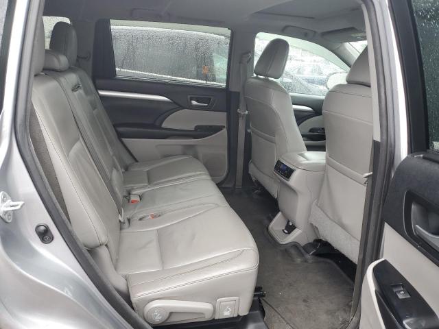 5TDJKRFH9GS331523 - 2016 TOYOTA HIGHLANDER XLE SILVER photo 11