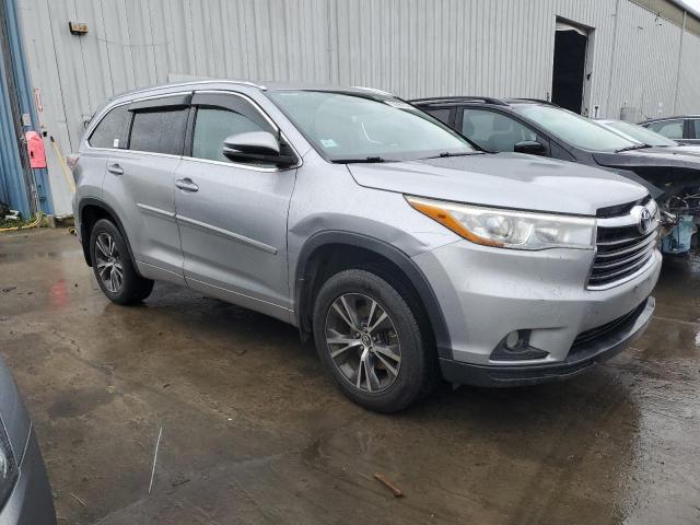5TDJKRFH9GS331523 - 2016 TOYOTA HIGHLANDER XLE SILVER photo 4