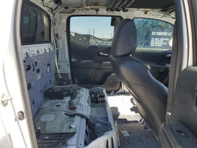 3TMDZ5BN3JM050483 - 2018 TOYOTA TACOMA DOUBLE CAB WHITE photo 10