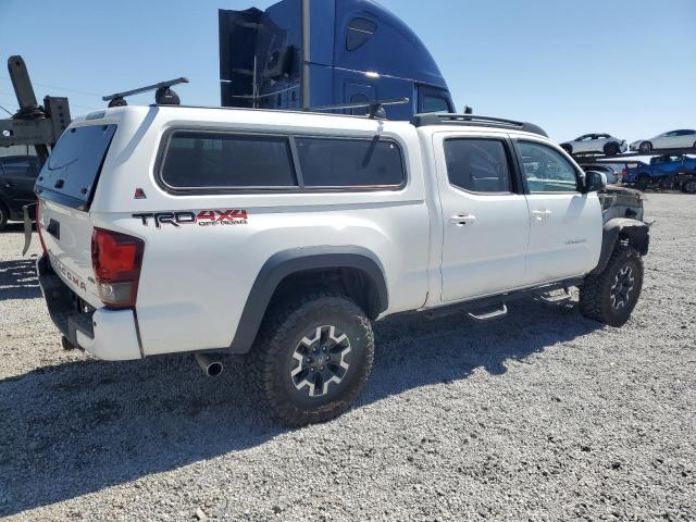 3TMDZ5BN3JM050483 - 2018 TOYOTA TACOMA DOUBLE CAB WHITE photo 3
