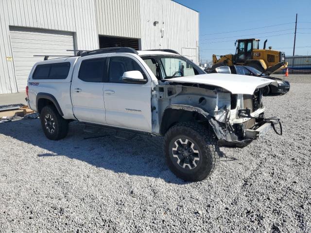 3TMDZ5BN3JM050483 - 2018 TOYOTA TACOMA DOUBLE CAB WHITE photo 4