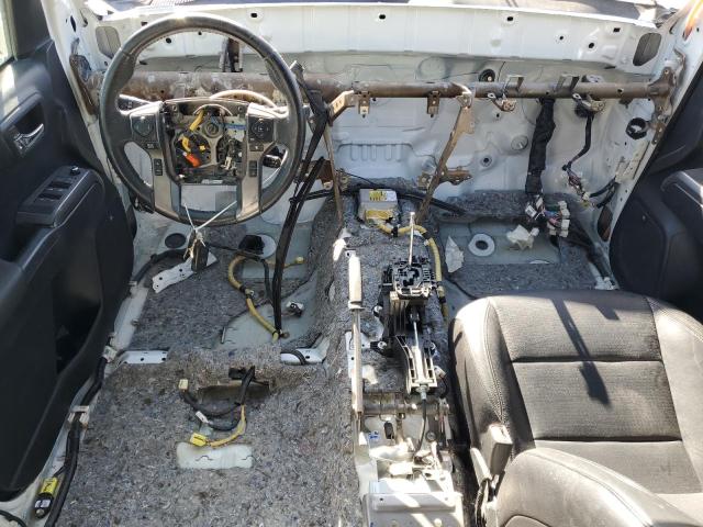 3TMDZ5BN3JM050483 - 2018 TOYOTA TACOMA DOUBLE CAB WHITE photo 8