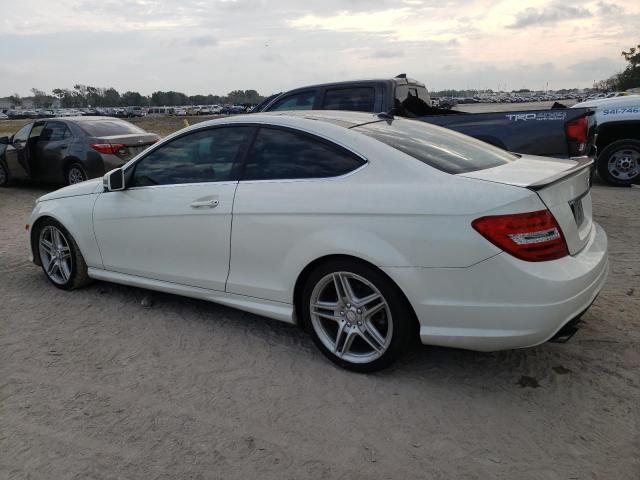 WDDGJ4HB9CF750304 - 2012 MERCEDES-BENZ C 250 WHITE photo 2