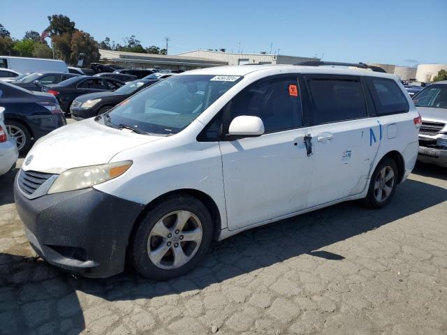 2011 TOYOTA SIENNA LE, 