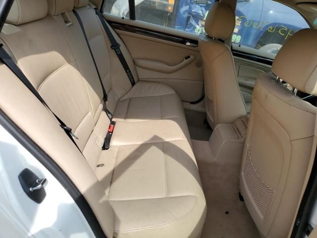 WBAEP33444PF04338 - 2004 BMW 3 SERIES XIT WHITE photo 10