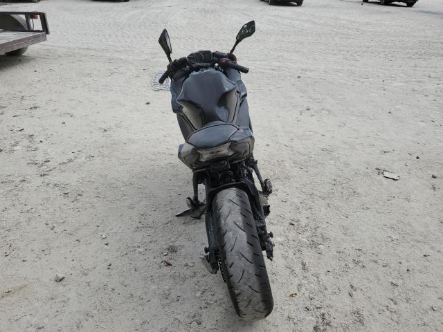 JKAEXEJ19HDA00988 - 2017 KAWASAKI EX650 J შავი ფოტო 4