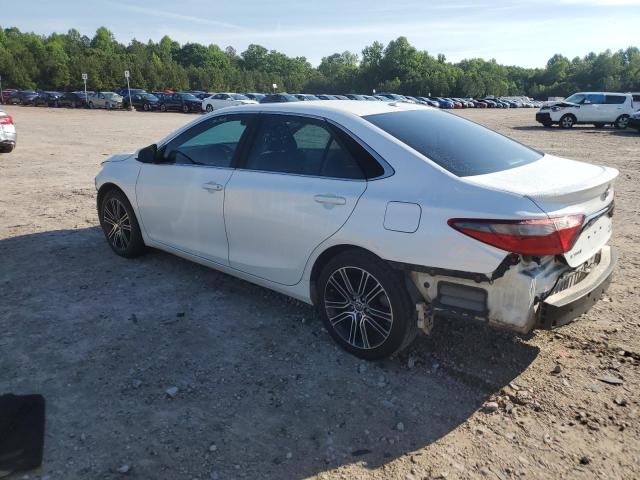 4T1BF1FK7GU186771 - 2016 TOYOTA CAMRY LE WHITE photo 2