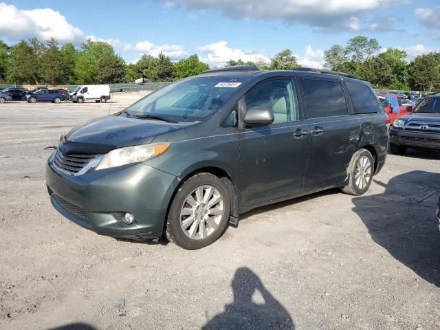 2013 TOYOTA SIENNA XLE, 