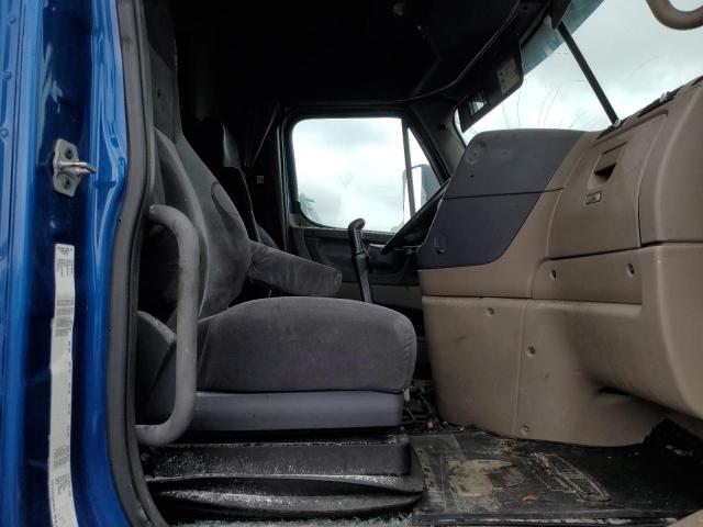 1FUJGLD54FLGD6491 - 2015 FREIGHTLINER CASCADIA 1 BLUE photo 6