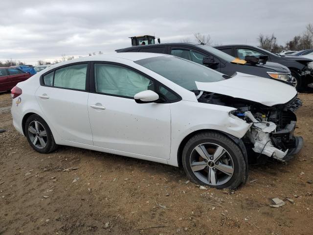 3KPFL4A7XJE224423 - 2018 KIA FORTE LX WHITE photo 4