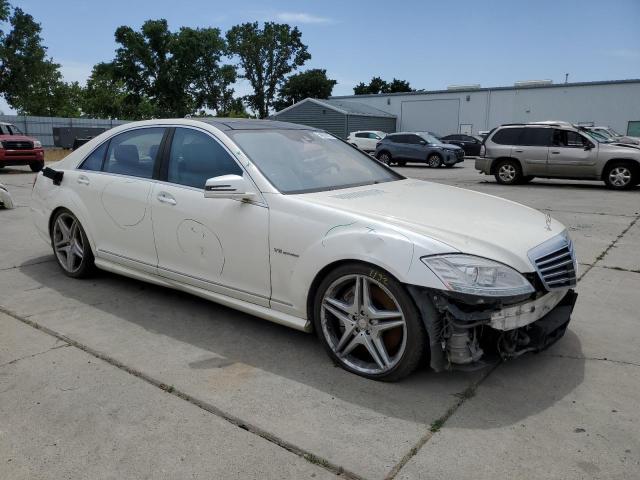 WDDNG7EB1BA380909 - 2011 MERCEDES-BENZ S 63 AMG WHITE photo 4