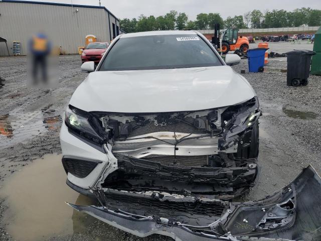 4T1G11AK0PU187241 - 2023 TOYOTA CAMRY SE NIGHT SHADE WHITE photo 5