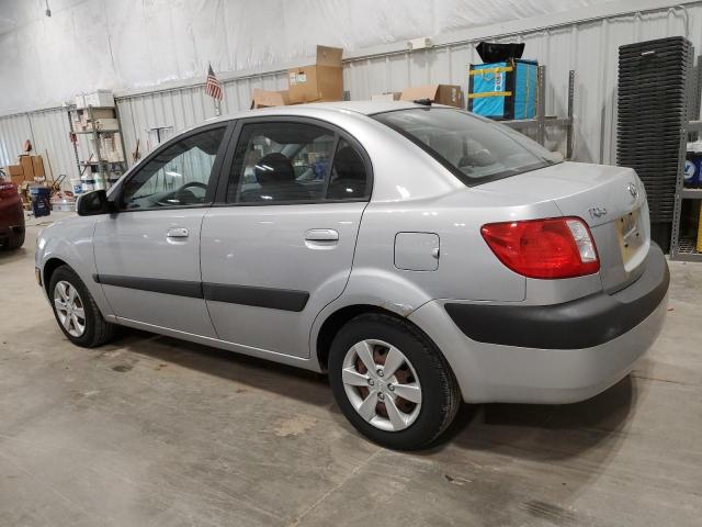 KNADE223196458157 - 2009 KIA RIO BASE SILVER photo 2