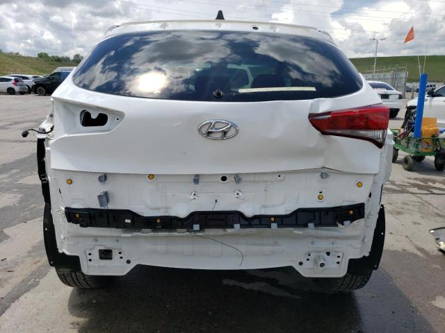 KM8J33A23JU670080 - 2018 HYUNDAI TUCSON VALUE WHITE photo 6