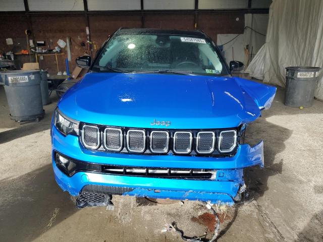 3C4NJDCBXNT179990 - 2022 JEEP COMPASS LIMITED BLUE photo 5